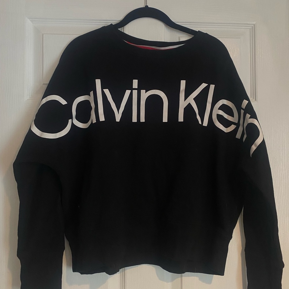 Calvin Klein Women's Black and White Crew Neck Sweater